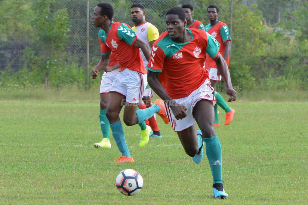 FOOTBALL – LGF 2020 : L’ACADÉMIE RED STAR ÉTRILLE LE CEFARA FC